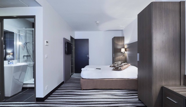 Hôtel Kyriad Saint Quentin en Yvelines - Montigny