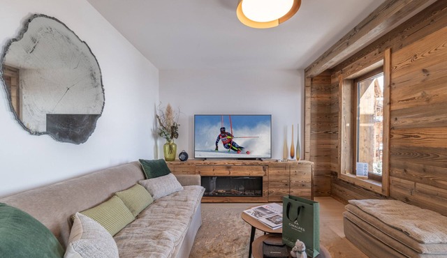 High-end apartment in central location, up to 8 people