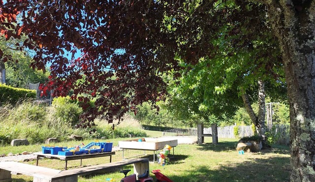 Holiday Home 'Domaine De Bellac - Le Castel' with Shared Pool, Garden and Wi-Fi
