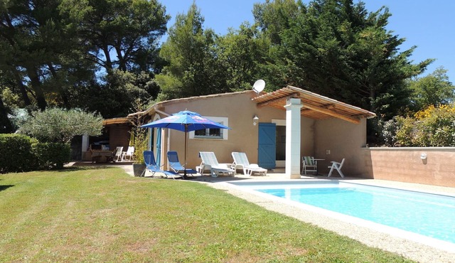 Holiday Home in Buisson with Private Pool in Buisson