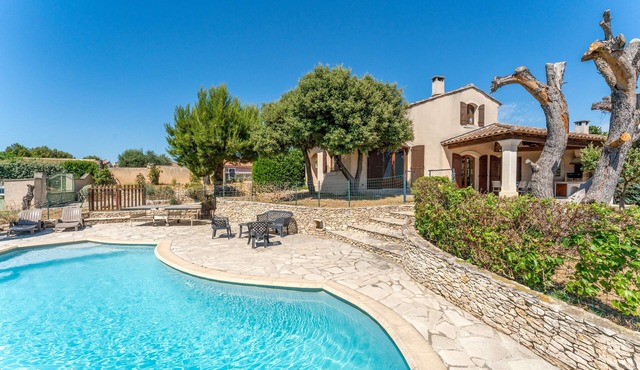 Holiday Home 'La Provençale' with Private Pool, Private Terrace and Wi-Fi