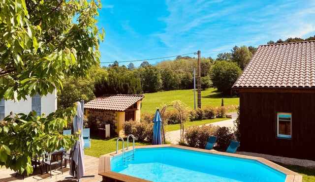 Holiday Home with Aircon and Private Heated Pool - 40 Minutes from Bergerac