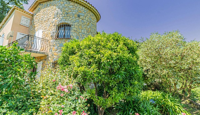 Homerez - Appartement 19 km away from the beach for 10 ppl. at Le Bar-sur-Loup