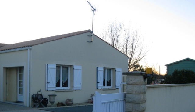 Homerez - Nice studio for 2 ppl. with garden and terrace at Tonnay-Charente in Tonnay-Charente