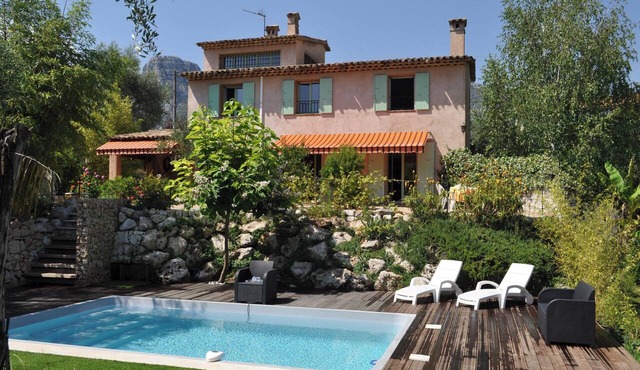 Homerez - Villa La Gaude with Pool
