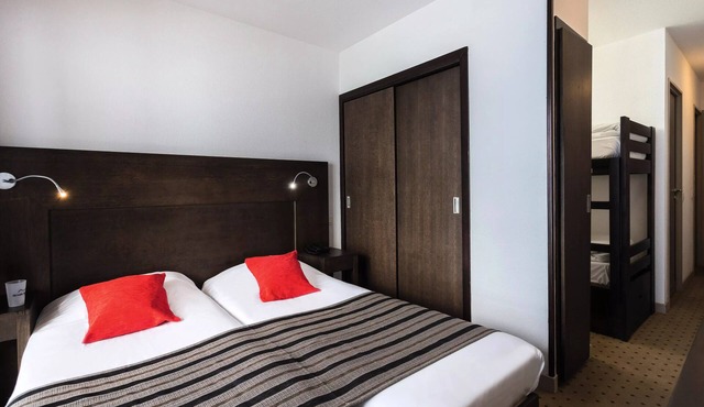 Hotel Tignes Le Diva - Breakfast - Classic Room 2 Adults + 2 Children with Balcony