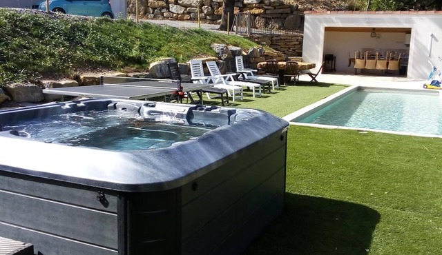 House 200 m2 quiet comfortable private heated pool private parking jacuzzi