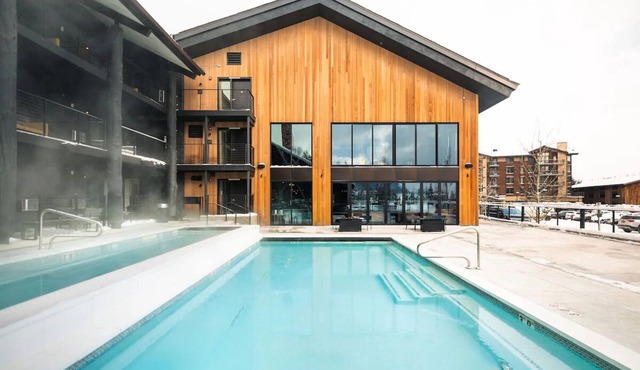 King + Queen Sofa, Gravity Haus, Outdoor Pool, Close to Gondolas - 2 Units in Jackson