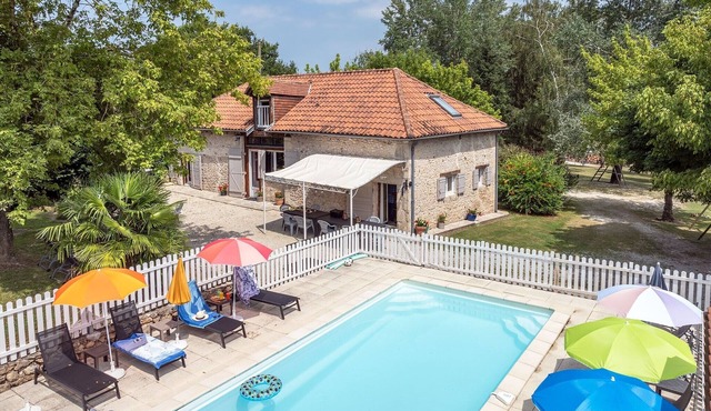 La Jandrine – Charming House with Private Heated Pool in the Heart of Périgord