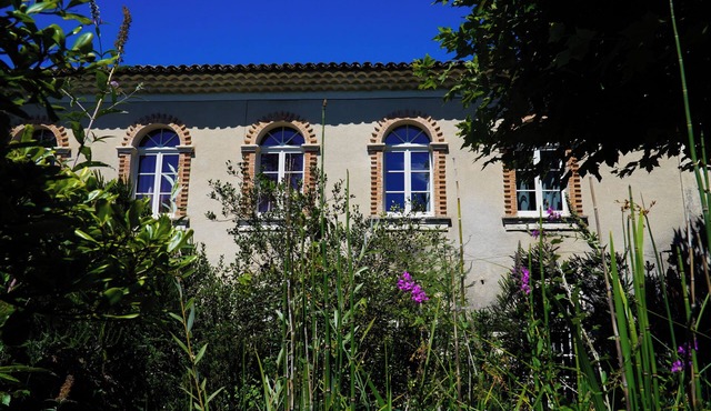 La Magnanarié, a large family home in Provence in Villedieu