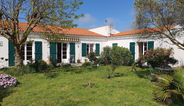 Large, fully renovated house 90 m from the island's most beautiful beach in Saint-Clément-des-Baleines