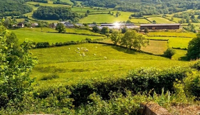 Large house with Panoramic-Morvan view, Lac de Pannecière within walking distance