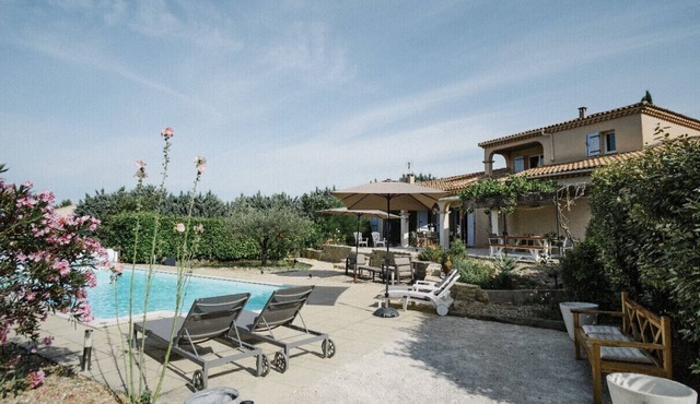 Lazoie- - Four Bedroom House, Sleeps 8