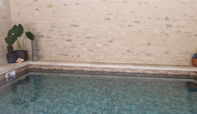 Le Clos d'Adam charming and characterful cottage with heated swimming pool