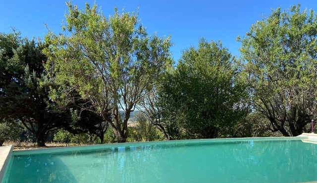Le Bas Château, Magnifique Bâtisse Avec Piscine Privée et Immense Terrain Arboré in Saint-Michel-l'Observatoire