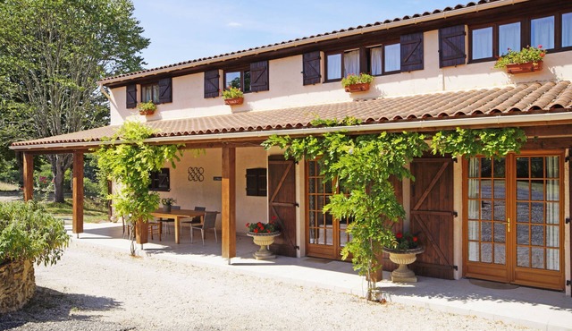 Le Manoir - sleeps 12 guests in 5 bedrooms in Larzac