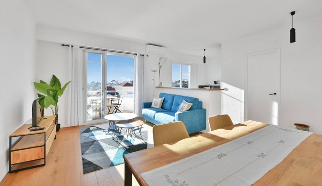 Le Marine vue mer avec joli terrasse