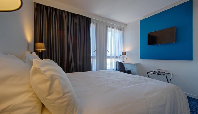 Le NexHotel