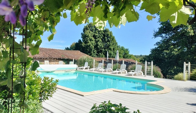 Le Petit Boudoir- La Poterie Beautiful 2 bedroom gite in Perigord National Park