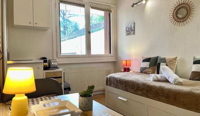 Le Petit Urbain - Studette 1 personne Ecully avec parking privé in Écully