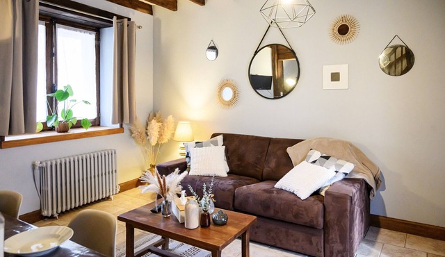 'Le Rosier' House with Shared Garden and Wi-Fi