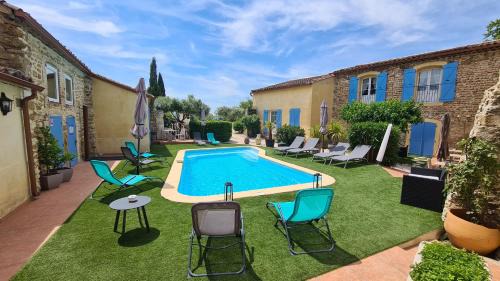 Logis Hôtel La Bastide Saint Bach in Suze-la-Rousse