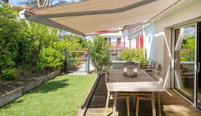 “Luxurious Apartment with Garden” with Shared Terrace, Wi-Fi, and Air Conditioning