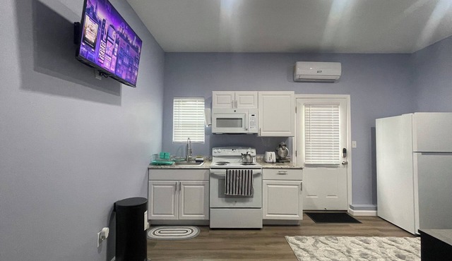 Luxurious, pristine apartment near country club, perfect for a splendid getaway! in Bohemia