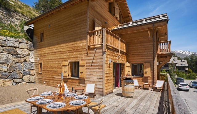 Luxury chalet with Terrace with Mountain View and Wi-Fi