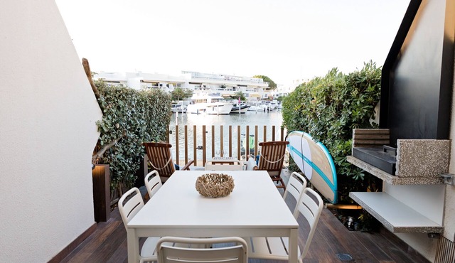 Luxury Duplex Marina Suite + Jet or dock rental in Le Grau-Du-Roi