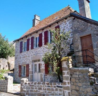 Maison Village Hautefage avec piscine chauffée