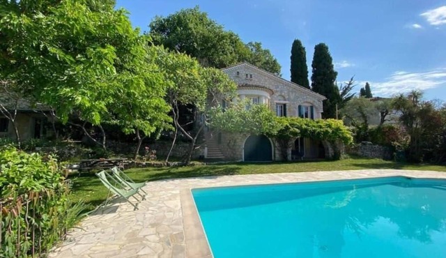 Mas Saint Jeaume villa et piscine 10 personnes