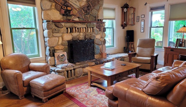 Methow Valley Inn-5-bedroom option, Lovingly Restored&Beautifully Maintained! in Twisp