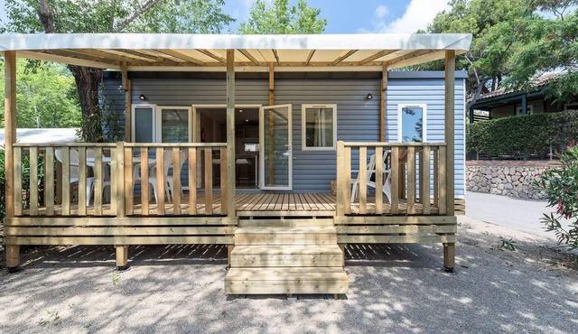 Mobile Home | Comfort | 3 Bedrooms | 6 Guests | Raised Deck | A/C in Châteauneuf-de-Galaure