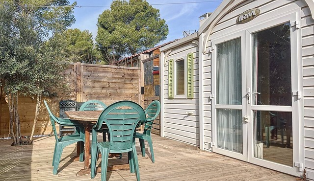 Mobile home 32 m2. Sleeps 4-6. In a secure residence