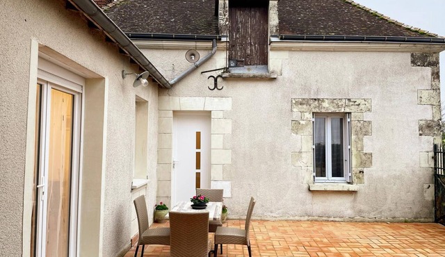Modern Touraine cottage with wifi and private parking in Sublaines