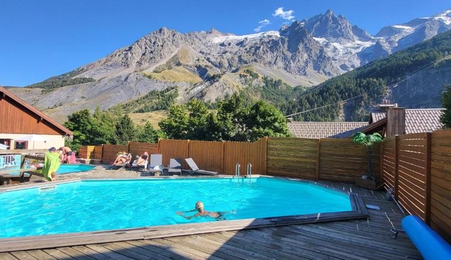 Mountain Lodge in Alps-chez Philippe, Panoramic-Village, Renting, view over Glaciers