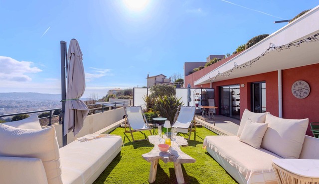 NICE 130m2 Terrace with PANORAMIC VIEW, Swimming Pool, Free Parking, A/C, WIFI