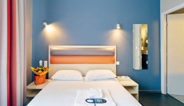 One Unit w/Double Beds | Pets Allowed | Minutes Away from Strasbourg Museum in Strasbourg