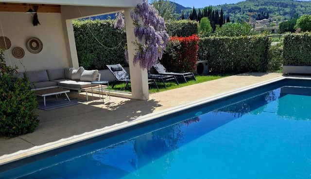Onze Villa in Provence, Mont Ventoux, New Luxury Villa, Private Pool, Stunning views, Outdoor Kitchen, Big Green Egg