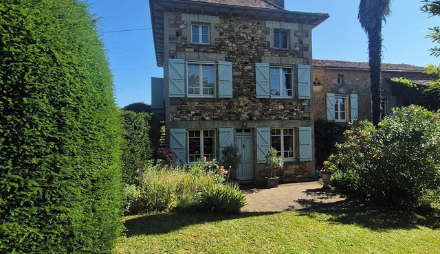 Peaceful countryside family friendly gite (6) & heated panoramic pool.