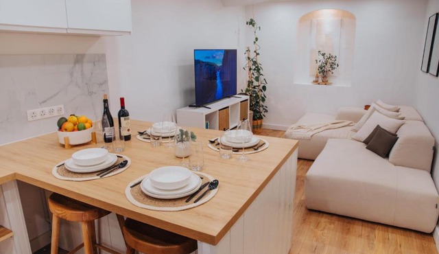 Perfect family-oriented and recently renovated townhouse in the old Antibes
