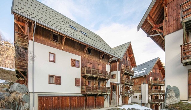 Pet-Friendly Family Home with Balcony
