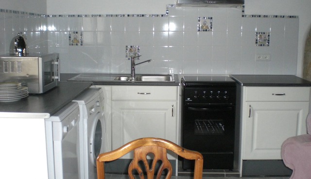 Pet-friendly Countryside Cottage. Riverside walks. Utilities & firewood included in Benest