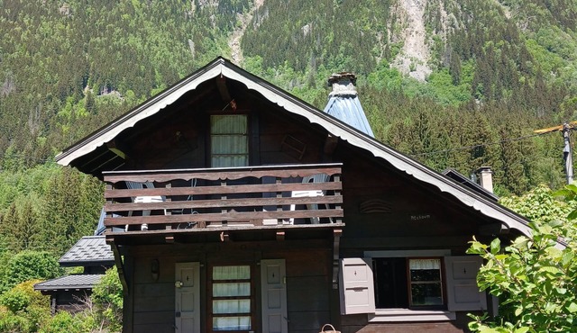 Petit Chalet nature-Chamonix- Mountain view