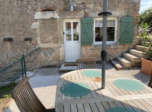 Petite maison de charme à Thury in Thury