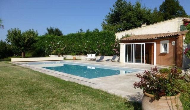 Provençal Villa with Pool & Private Garden in Savasse