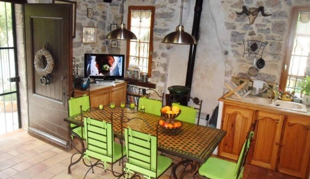 Provençal holiday house with a big private pool