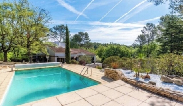 Provence Villa, Air Conditioning, Swing Pool, Tennis, St. Victoire & Forest View, Snooker, Whiskey Bar