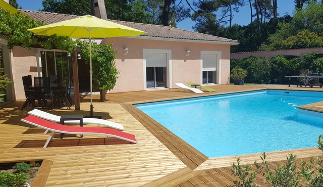 PYLA SUR MER, BEAUTIFUL VILLA SWIMMING POOL 200M FROM THE BEACH 10 PERS PETANQUE COURT